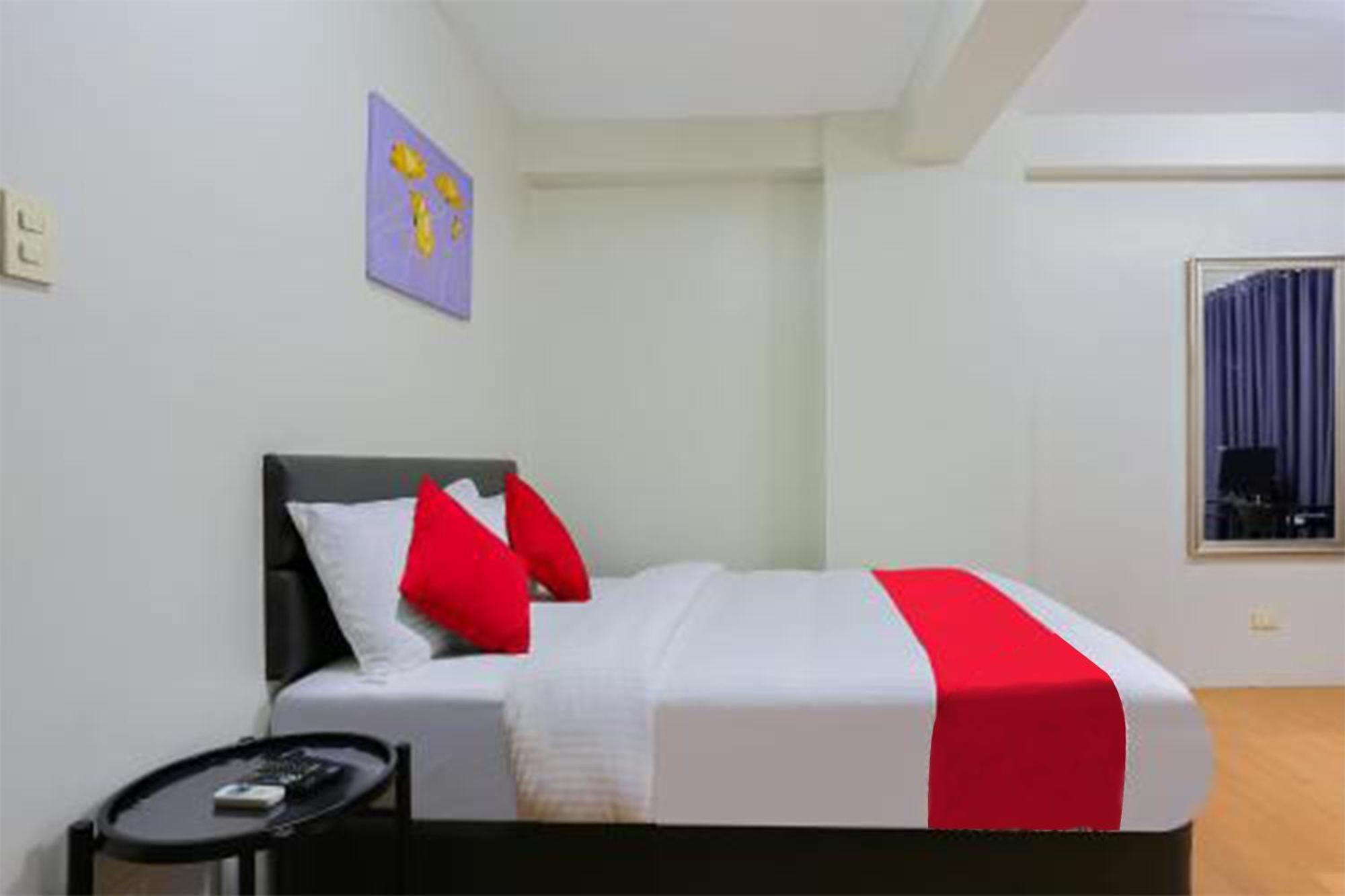 Anglo Residences Manila Quezon City Extérieur photo