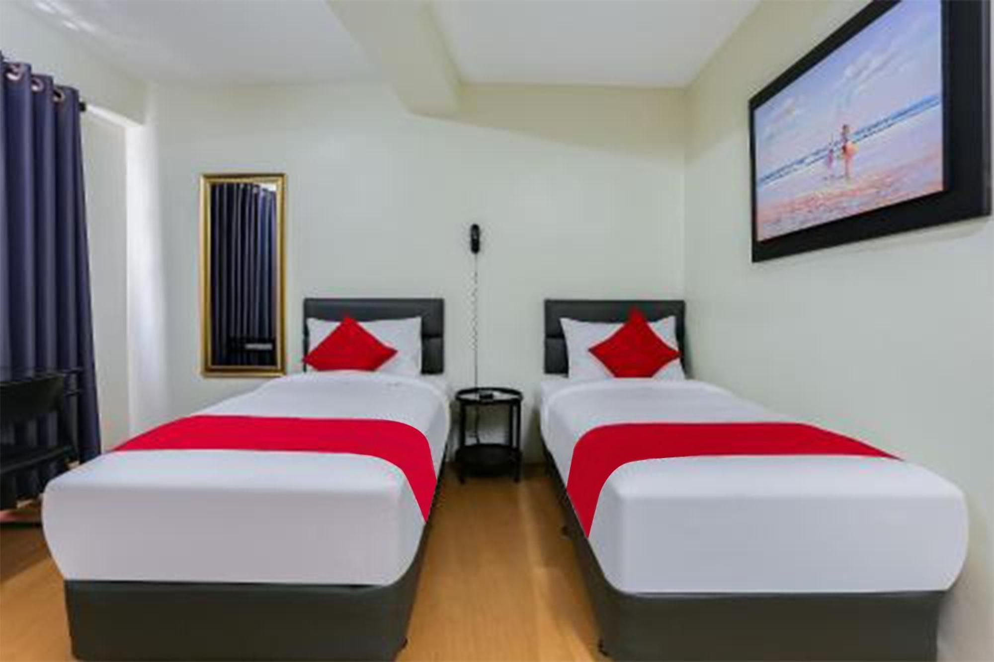 Anglo Residences Manila Quezon City Extérieur photo