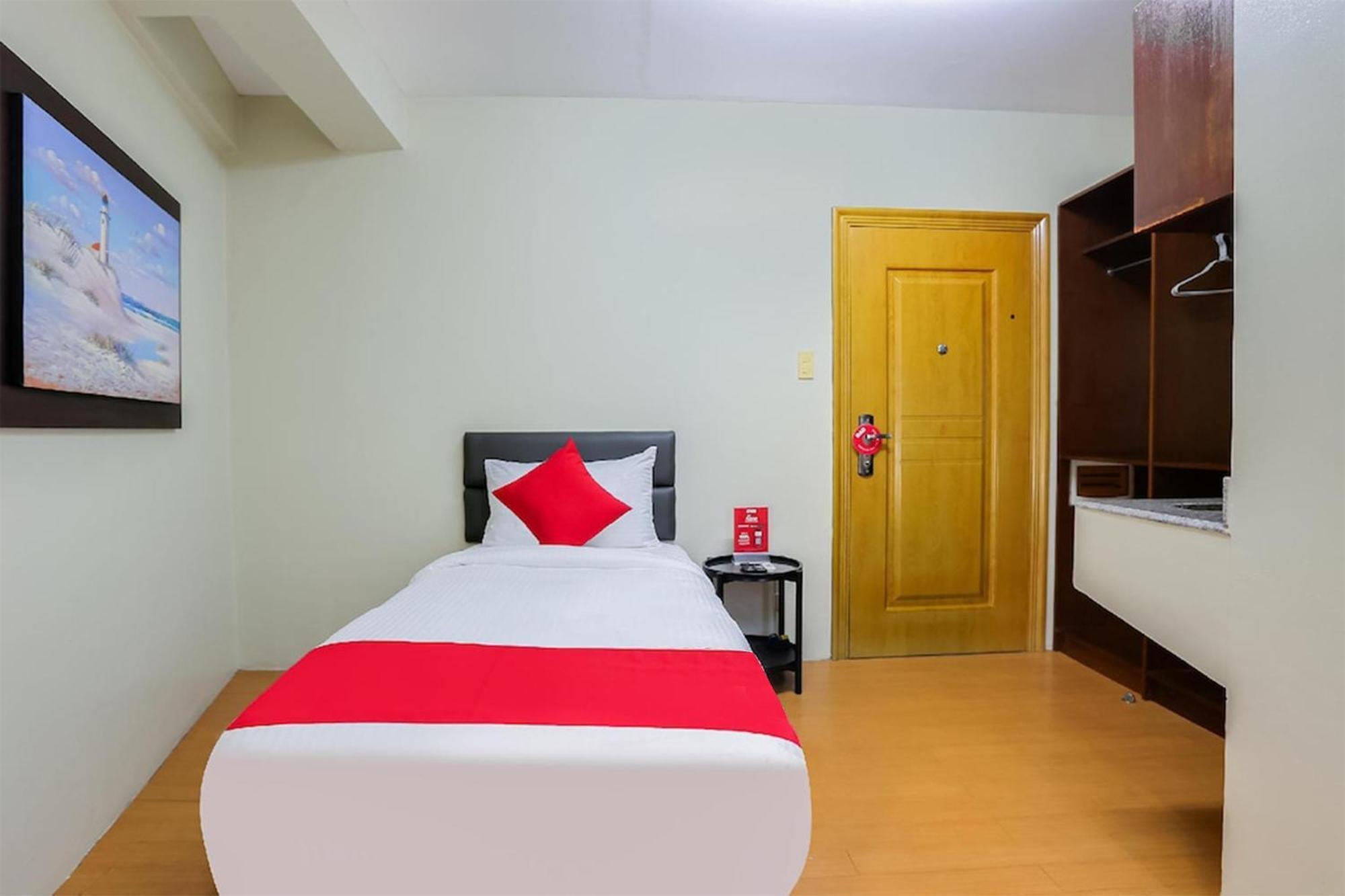 Anglo Residences Manila Quezon City Extérieur photo