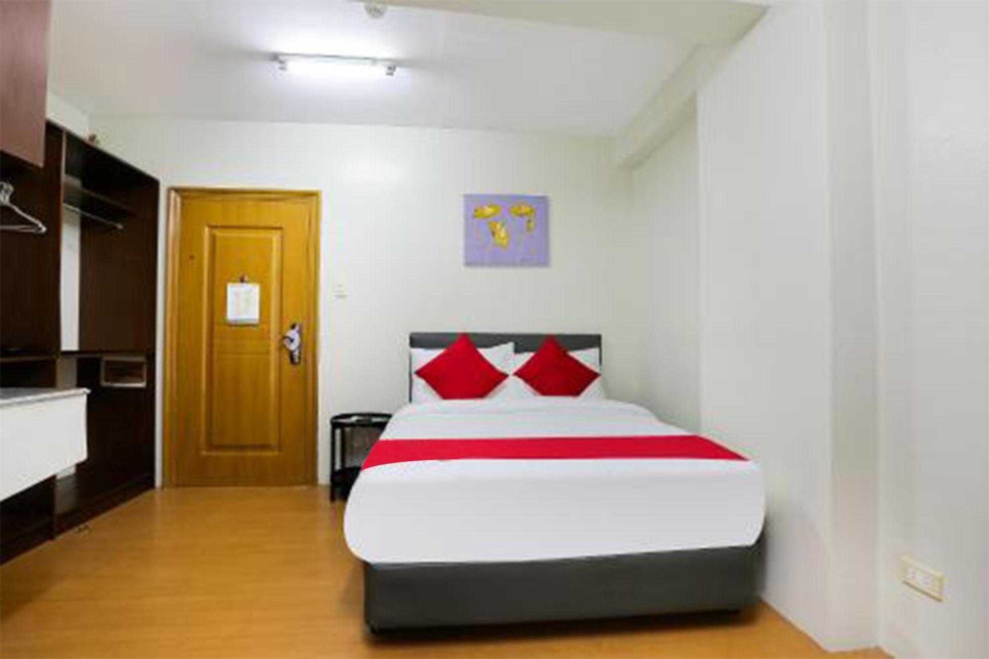 Anglo Residences Manila Quezon City Extérieur photo